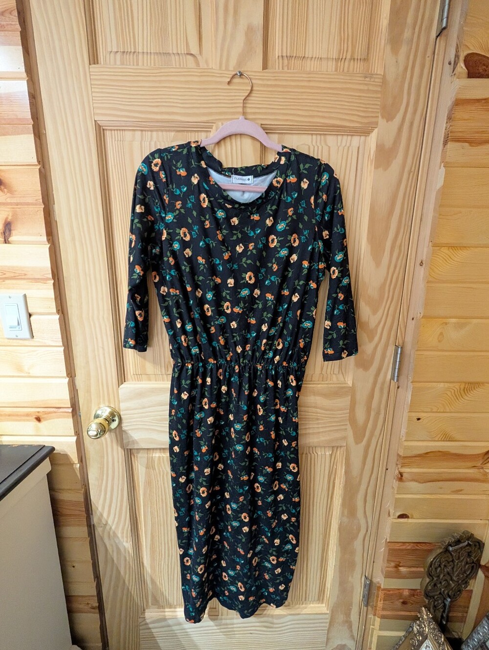 Women's Nuggles M Harper Jane Black Floral Midi Dress with Elastic Waist